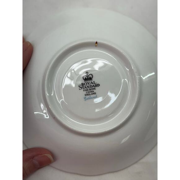 Royal standard fine bone China, England plate cup and saucer - Picture 7 of 10